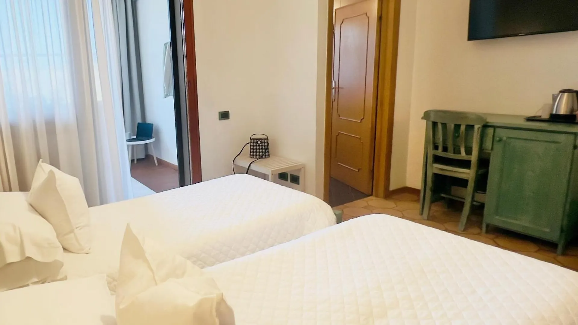 Villa Lavinia B&B Montescudaio Italia